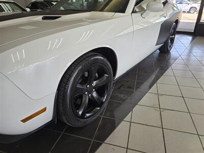2014 Dodge Challenger SXT 2DR COUPE   - Photo 27 - Hamilton, OH 45015