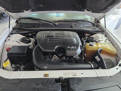 2014 Dodge Challenger SXT 2DR COUPE   - Photo 25 - Hamilton, OH 45015