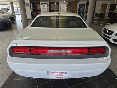 2014 Dodge Challenger SXT 2DR COUPE   - Photo 13 - Hamilton, OH 45015