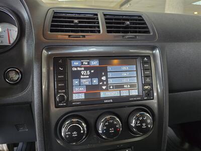 2014 Dodge Challenger SXT 2DR COUPE   - Photo 18 - Hamilton, OH 45015