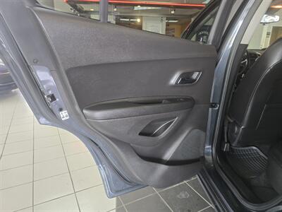 2016 Chevrolet Trax LT 4DR CROSSOVER AWD   - Photo 10 - Hamilton, OH 45015