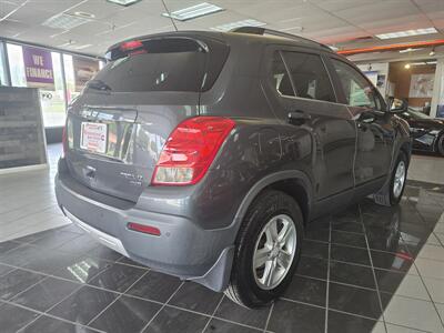 2016 Chevrolet Trax LT 4DR CROSSOVER AWD   - Photo 4 - Hamilton, OH 45015
