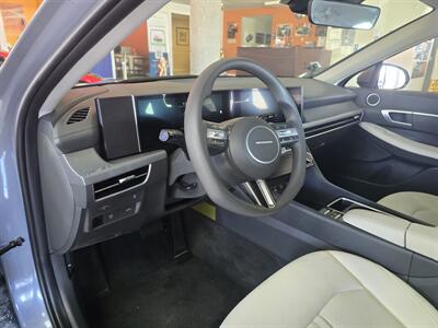 2025 Hyundai Sonata SEL 4DR SEDAN   - Photo 8 - Hamilton, OH 45015
