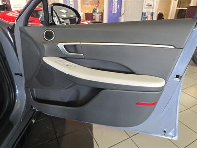 2025 Hyundai Sonata SEL 4DR SEDAN   - Photo 12 - Hamilton, OH 45015