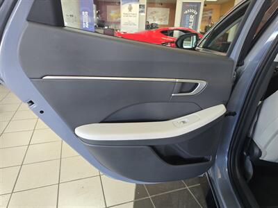 2025 Hyundai Sonata SEL 4DR SEDAN   - Photo 10 - Hamilton, OH 45015