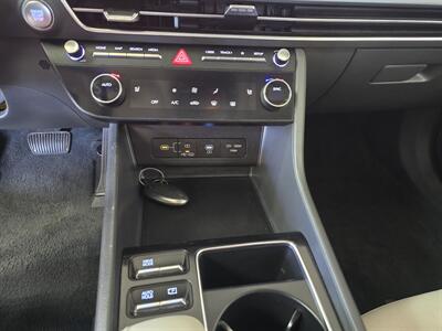 2025 Hyundai Sonata SEL 4DR SEDAN   - Photo 20 - Hamilton, OH 45015