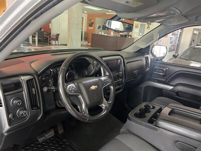 2017 Chevrolet Silverado 1500 LT 4DR EXT CAB 4X4   - Photo 11 - Hamilton, OH 45015