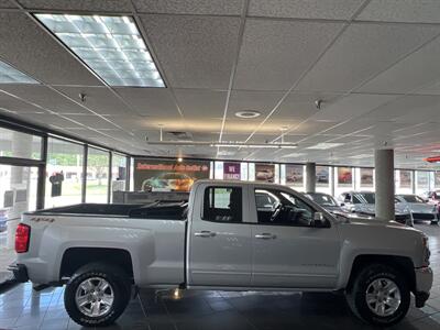 2017 Chevrolet Silverado 1500 LT 4DR EXT CAB 4X4   - Photo 5 - Hamilton, OH 45015