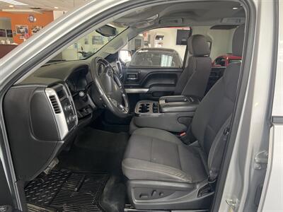2017 Chevrolet Silverado 1500 LT 4DR EXT CAB 4X4   - Photo 9 - Hamilton, OH 45015