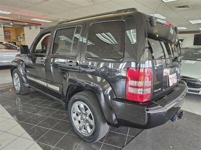 2012 Jeep Liberty Sport LATITUDE 4DR SUV 4X4   - Photo 7 - Hamilton, OH 45015