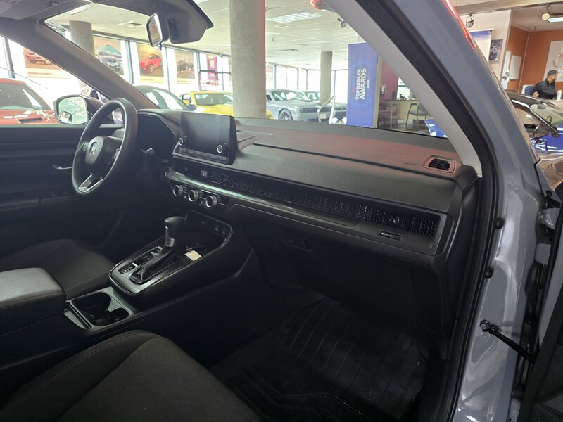 2025 Honda CR-V LX - Photo 13 - Hamilton, OH 45015