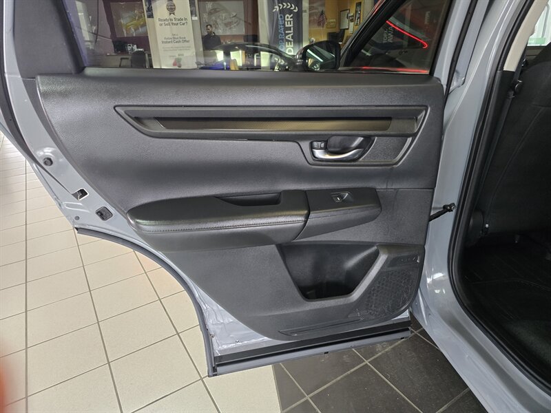 2025 Honda CR-V LX - Photo 10 - Hamilton, OH 45015