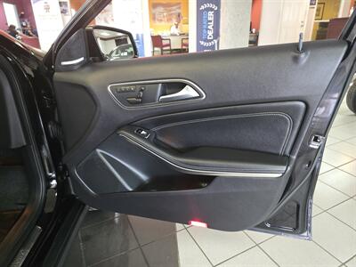 2015 Mercedes-Benz GLA 250 4MATIC 4DR SUV AWD   - Photo 12 - Hamilton, OH 45015