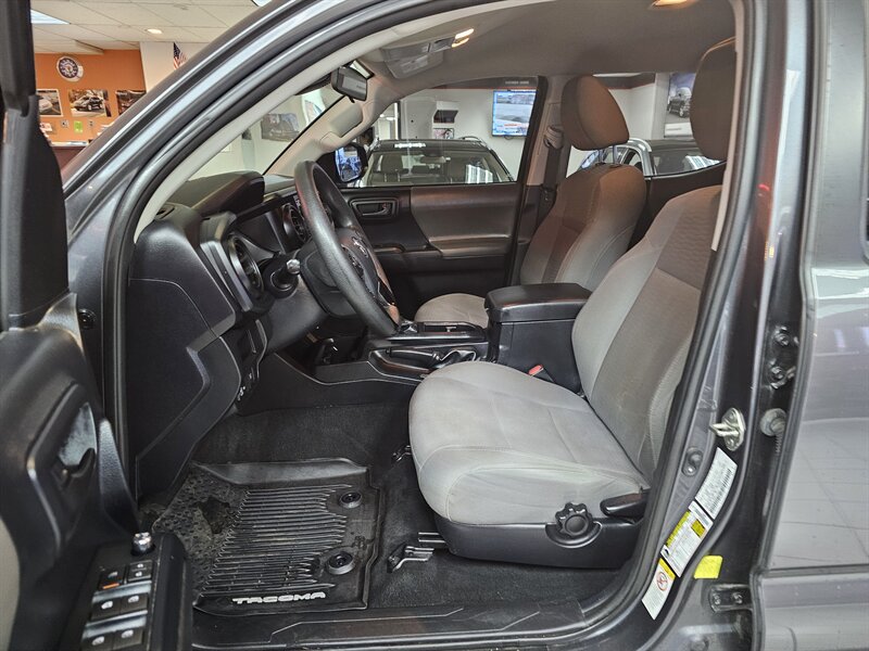 2018 Toyota Tacoma SR5 4DR CREW CAB photo