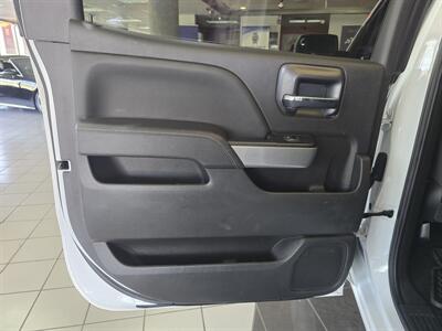 2018 Chevrolet Silverado 1500 LT-CREW CAB-4X4   - Photo 10 - Hamilton, OH 45015