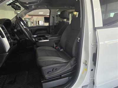 2018 Chevrolet Silverado 1500 LT-CREW CAB-4X4   - Photo 9 - Hamilton, OH 45015