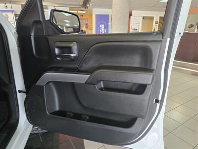 2018 Chevrolet Silverado 1500 LT-CREW CAB-4X4   - Photo 12 - Hamilton, OH 45015