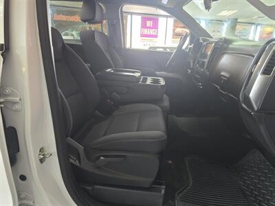 2018 Chevrolet Silverado 1500 LT-CREW CAB-4X4   - Photo 14 - Hamilton, OH 45015