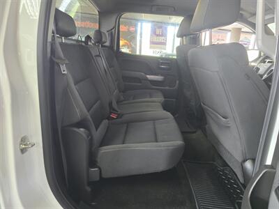 2018 Chevrolet Silverado 1500 LT-CREW CAB-4X4   - Photo 16 - Hamilton, OH 45015