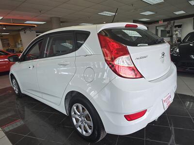 2013 Hyundai Accent GS 4DR HATCHBACK   - Photo 6 - Hamilton, OH 45015