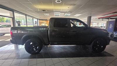 2014 RAM 1500 Express-CREW CAB-4X4-HEMI   - Photo 5 - Hamilton, OH 45015
