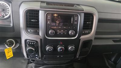 2014 RAM 1500 Express-CREW CAB-4X4-HEMI   - Photo 17 - Hamilton, OH 45015