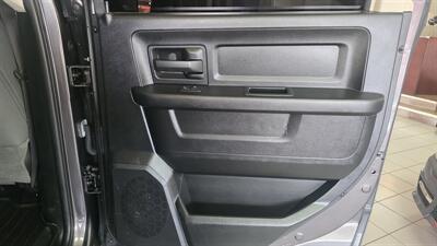 2014 RAM 1500 Express-CREW CAB-4X4-HEMI   - Photo 23 - Hamilton, OH 45015