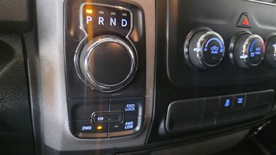 2014 RAM 1500 Express-CREW CAB-4X4-HEMI   - Photo 18 - Hamilton, OH 45015