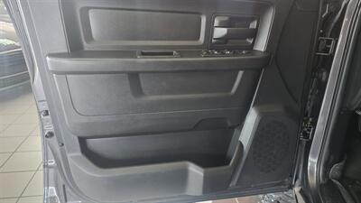2014 RAM 1500 Express-CREW CAB-4X4-HEMI   - Photo 19 - Hamilton, OH 45015
