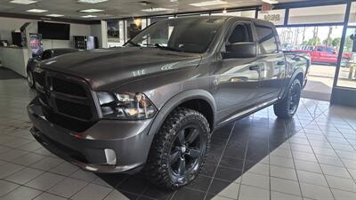2014 RAM 1500 Express-CREW CAB-4X4-HEMI   - Photo 10 - Hamilton, OH 45015