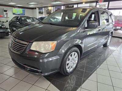 2012 Chrysler Town & Country Touring   - Photo 1 - Hamilton, OH 45015