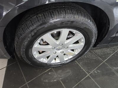 2012 Chrysler Town & Country Touring   - Photo 33 - Hamilton, OH 45015