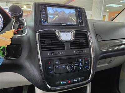 2012 Chrysler Town & Country Touring   - Photo 25 - Hamilton, OH 45015