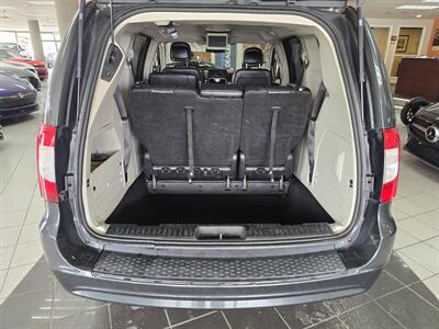 2012 Chrysler Town & Country Touring   - Photo 30 - Hamilton, OH 45015