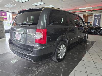 2012 Chrysler Town & Country Touring   - Photo 4 - Hamilton, OH 45015