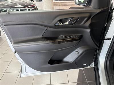 2020 GMC Acadia SLT 4DR SUV AWD   - Photo 18 - Hamilton, OH 45015