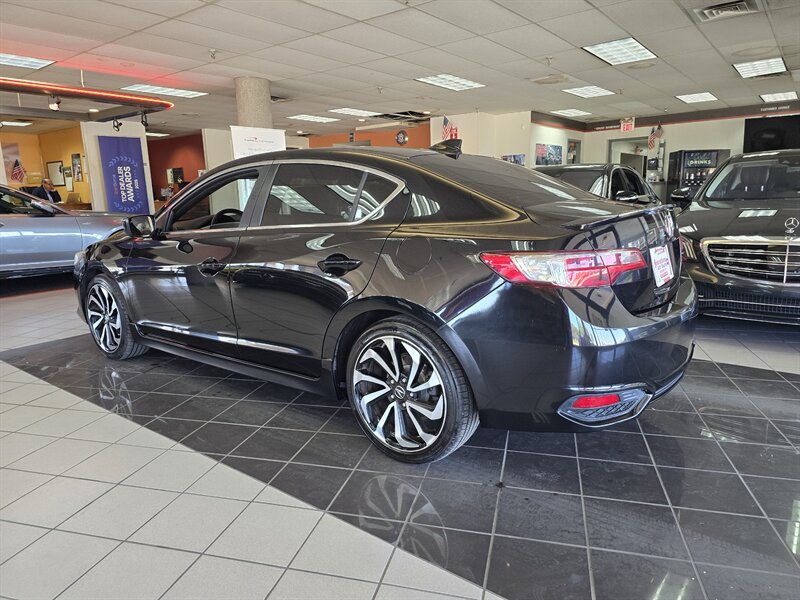 2017 Acura ILX w/Tech w/A-SPEC 4DR SEDAN - Photo 6 - Hamilton, OH 45015