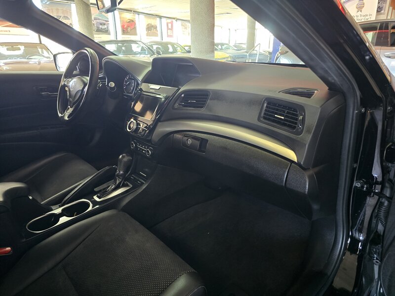 2017 Acura ILX w/Tech w/A-SPEC 4DR SEDAN - Photo 13 - Hamilton, OH 45015