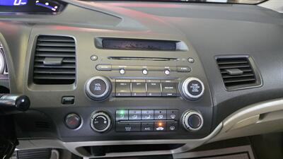 2010 Honda Civic LX   - Photo 14 - Hamilton, OH 45015