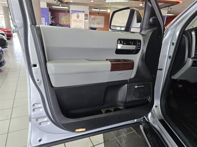 2012 Toyota Sequoia Platinum Edition 4DR SUV AWD   - Photo 11 - Hamilton, OH 45015