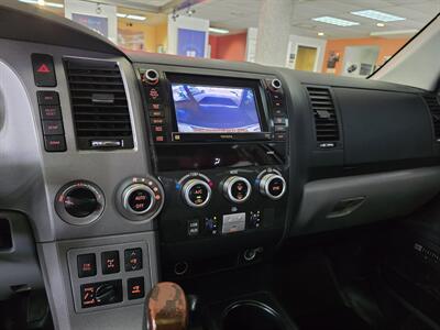 2012 Toyota Sequoia Platinum Edition 4DR SUV AWD   - Photo 33 - Hamilton, OH 45015