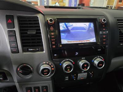 2012 Toyota Sequoia Platinum Edition 4DR SUV AWD   - Photo 32 - Hamilton, OH 45015