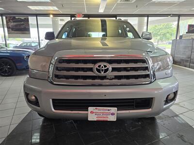 2012 Toyota Sequoia Platinum Edition 4DR SUV AWD   - Photo 2 - Hamilton, OH 45015