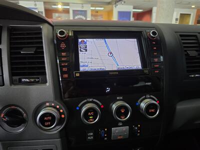 2012 Toyota Sequoia Platinum Edition 4DR SUV AWD   - Photo 36 - Hamilton, OH 45015