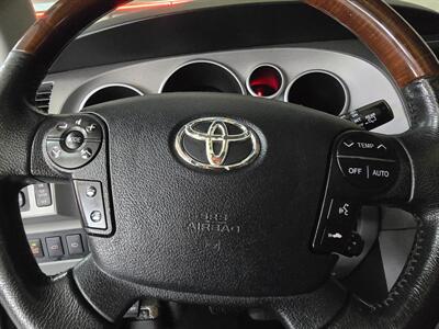 2012 Toyota Sequoia Platinum Edition 4DR SUV AWD   - Photo 34 - Hamilton, OH 45015