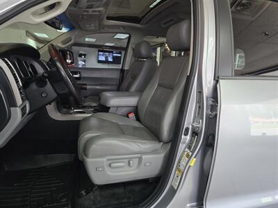 2012 Toyota Sequoia Platinum Edition 4DR SUV AWD   - Photo 10 - Hamilton, OH 45015