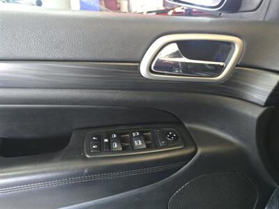 2019 Jeep Grand Cherokee Altitude 4DR SUV 4X4   - Photo 18 - Hamilton, OH 45015