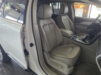 2014 Lincoln MKX Base 4DR SUV AWD   - Photo 16 - Hamilton, OH 45015