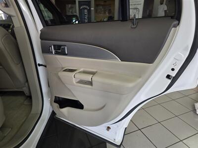 2014 Lincoln MKX Base 4DR SUV AWD   - Photo 17 - Hamilton, OH 45015