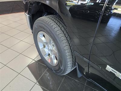 2021 RAM 1500 Big Horn 4DR QUAD CAB 4X4   - Photo 37 - Hamilton, OH 45015